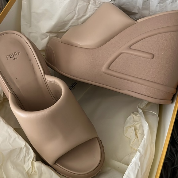Fendi platforms - Picture 2 of 10